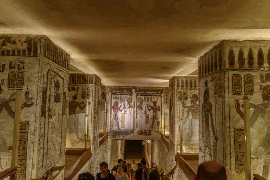 Egipto 221 - Valle de los Reyes - Tumba de Ramsés III.jpg